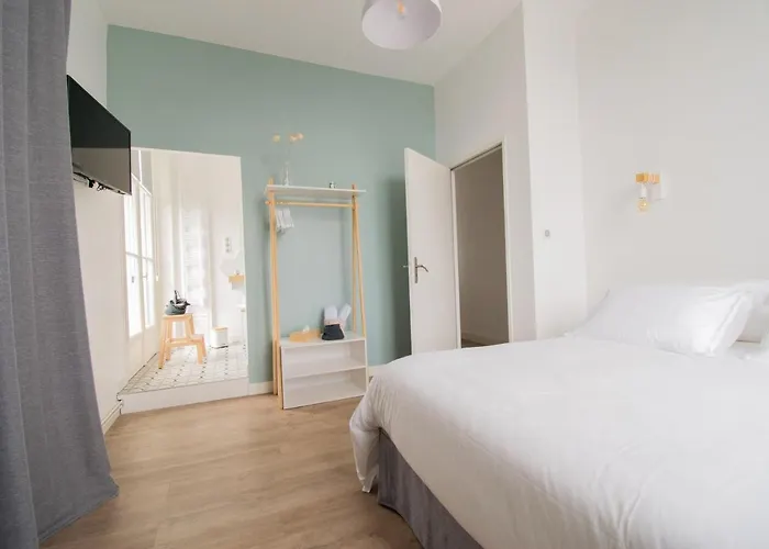 15Eme Droite - Tour Perret - Centre-Ville - 4 Etoiles